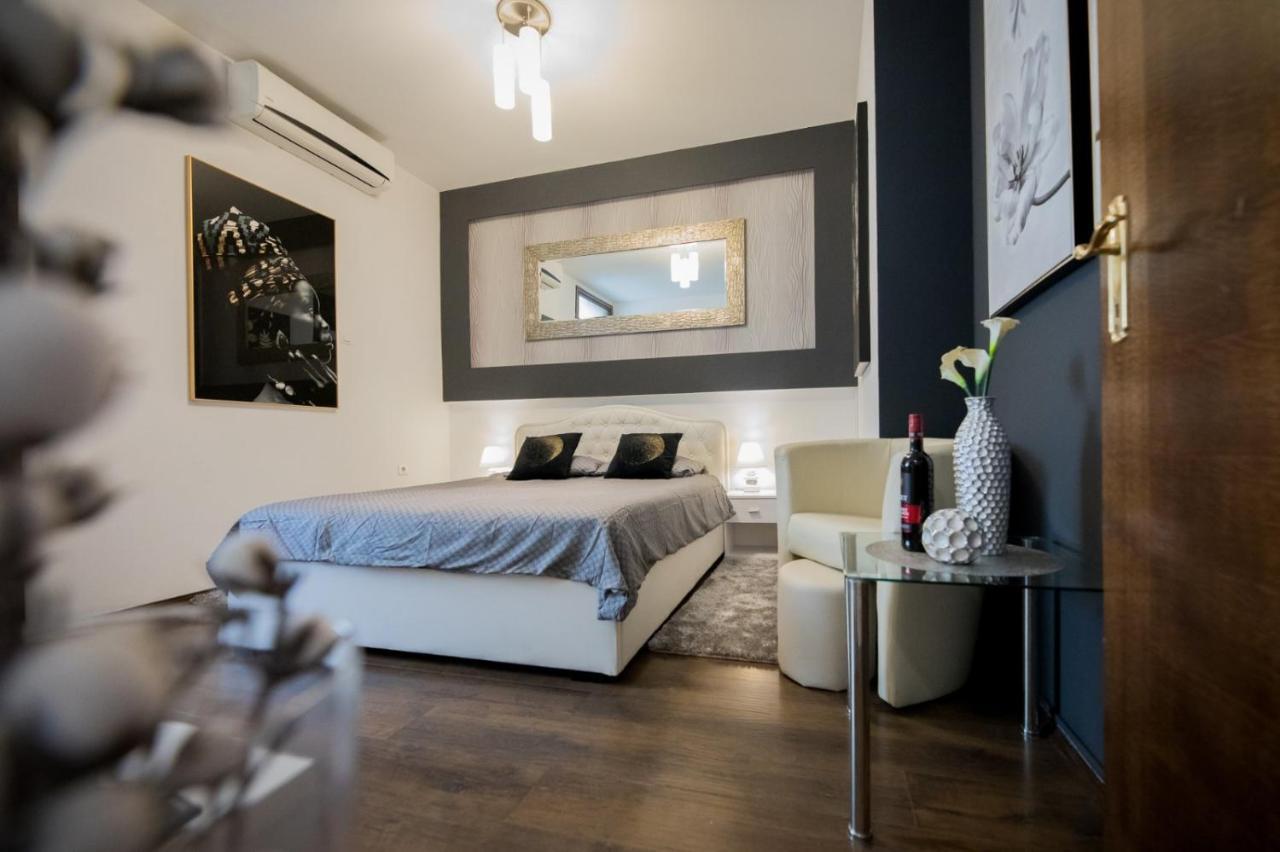 The Bridge - Private Parking Apartment Osijek Exterior photo